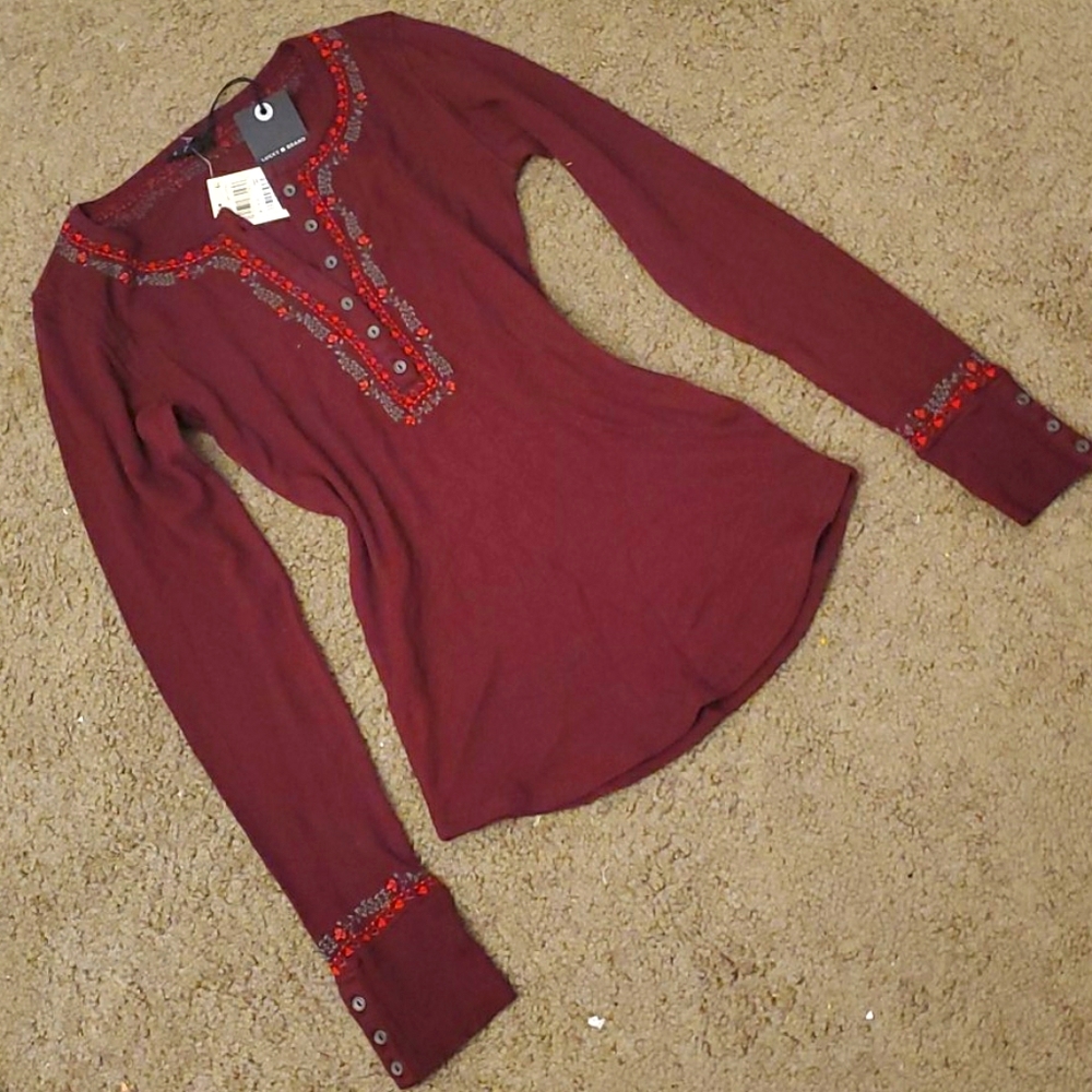 New with tags Long Sleeve embroidered Lucky shirt